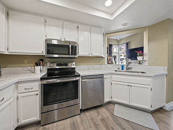 4th image of 7274 Shoreline Dr Unit 113