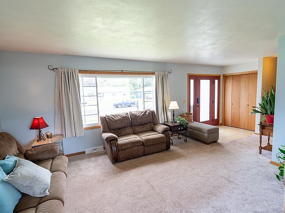 3rd image of 2023 Williamsburg Pl