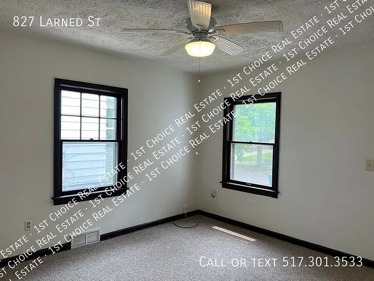 827 Larned St — Photo 3