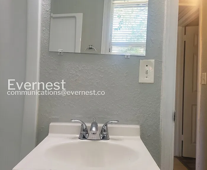 2175 W 16th St — Photo 16