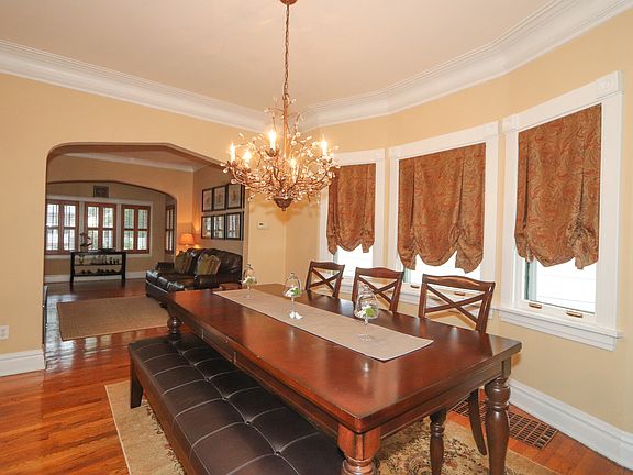 5th image of 1013 S Elmwood Ave