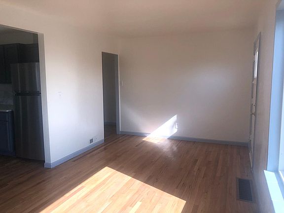 5th image of 901 S Osage St