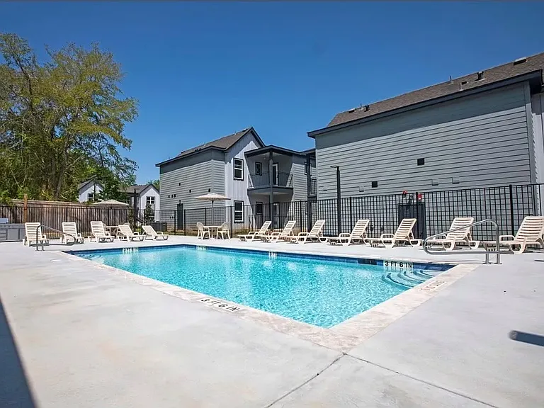 Argo Pointe Apartments — Photo 16