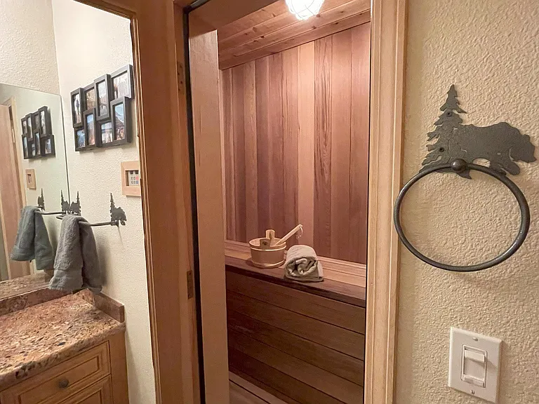 13049 Hillside Dr — Photo 12