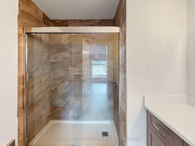720 Grey St S #55 — Photo 32