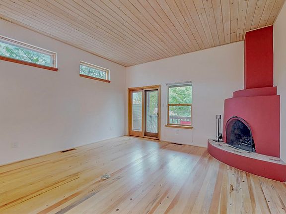 3rd image of 2856 Plaza Rojo