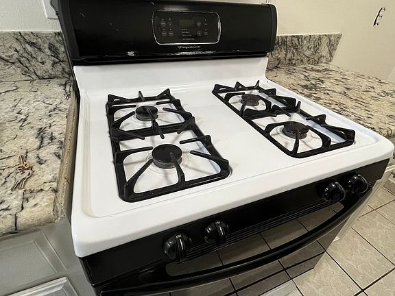 4th image of 1730 N Fair Oaks Ave APT 11