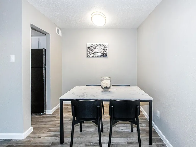 Sierra Heights Apartments — Photo 28