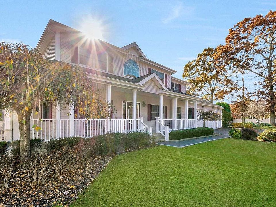 2nd image of 11 Takats Ln