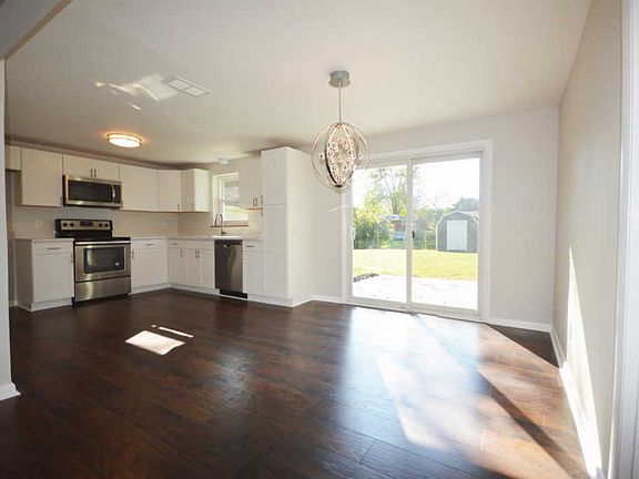 3rd image of 5513 Garrett Dr