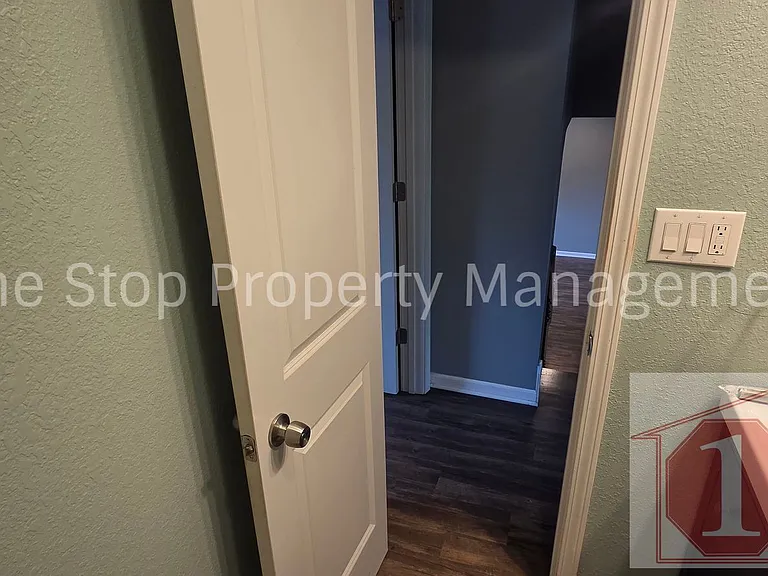 608 NE Florence Ave #A — Photo 20