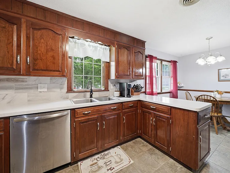 173 Colonial Dr #A — Photo 7