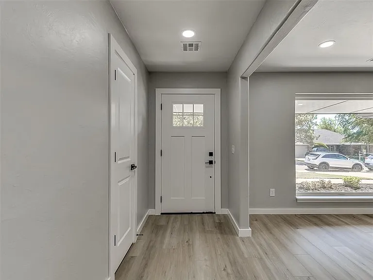 6917 Woodridge Ave — Photo 18