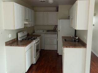 350 Farmington Ln, Vernon Hills, IL 60061