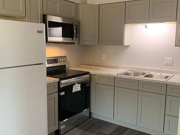 3rd image of 268 Robert Dr #5