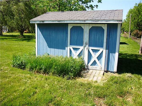 3rd image of 5034 E County Road 550 N