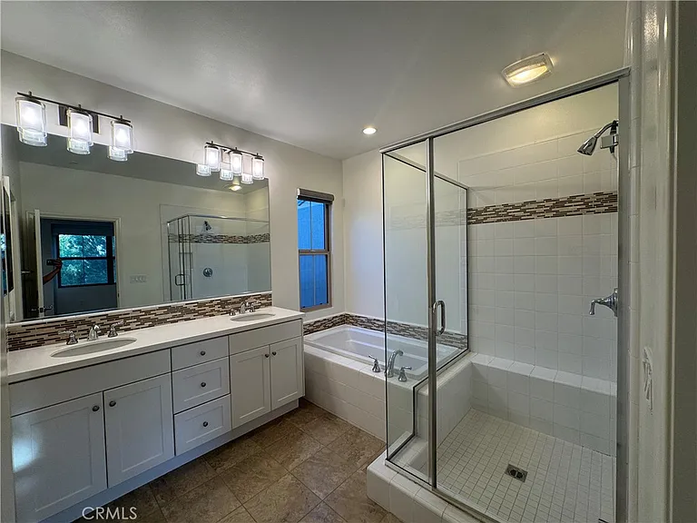 117 Thornhurst — Photo 13