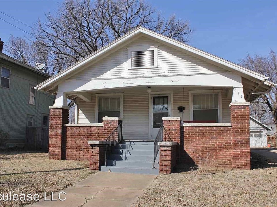 1st image of 814 W 4th Ave