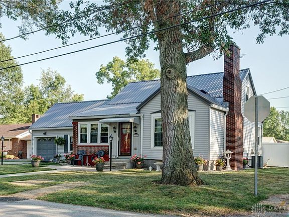 4th image of 315 W Park Dr