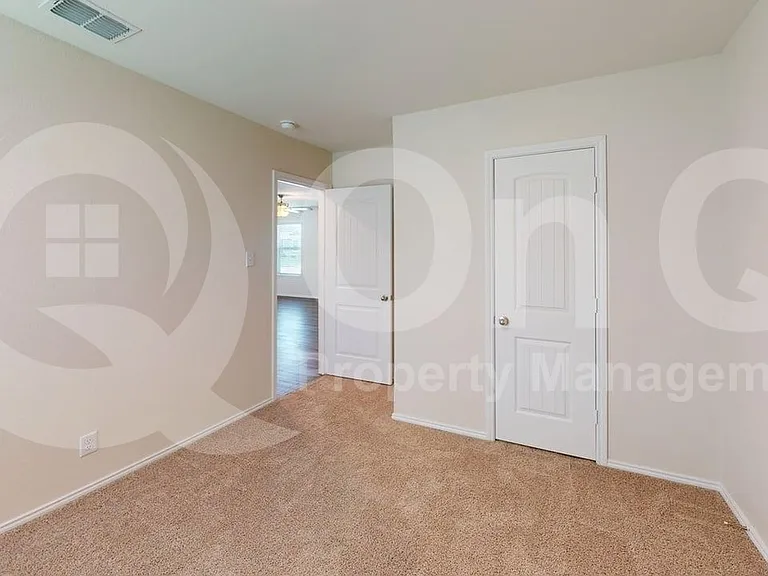 5322 Longshadow Dr — Photo 12