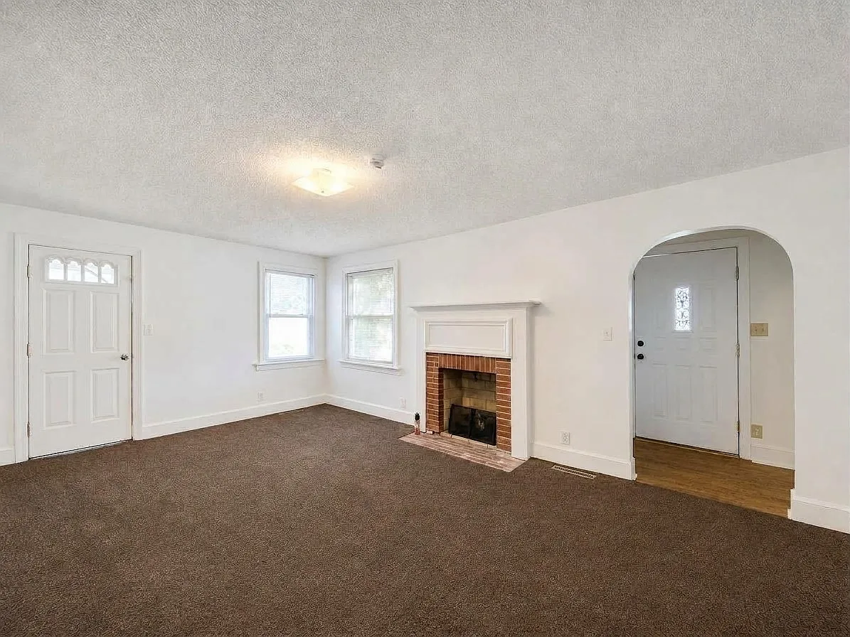 1100 Fairfax Ave - 1 — Photo 3