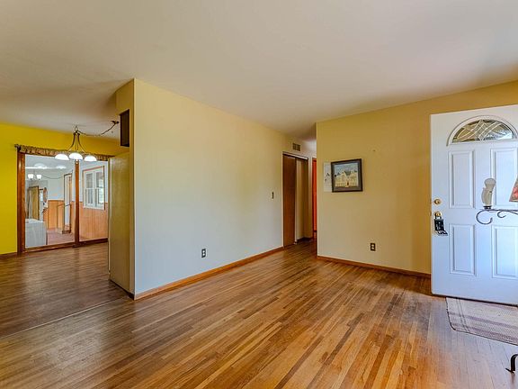 4th image of 1062 Alber St