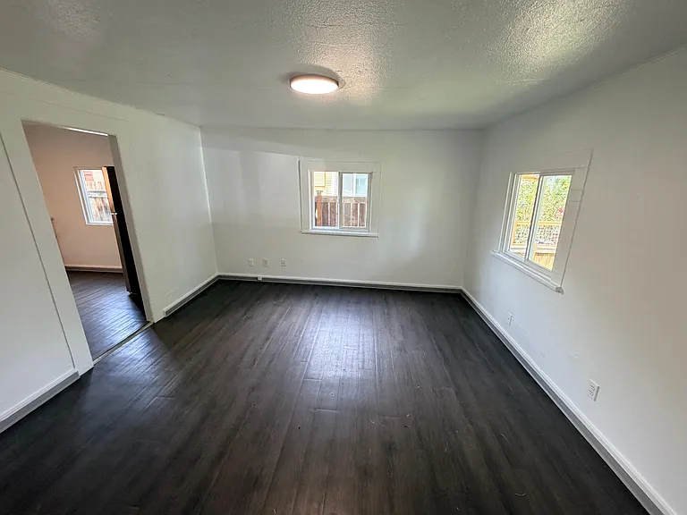 560 W 13th Ave — Photo 15
