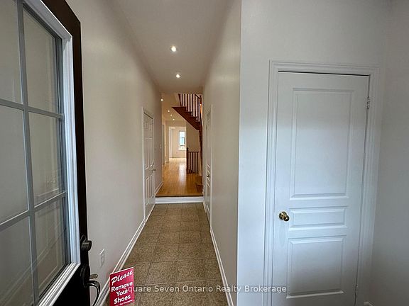 2nd image of 34 Vanderpool Cres