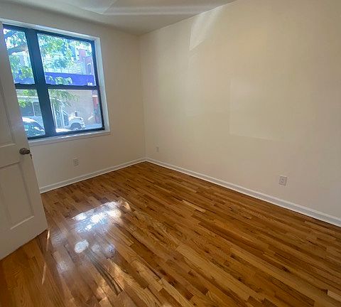 3rd image of 223 13th St APT 1