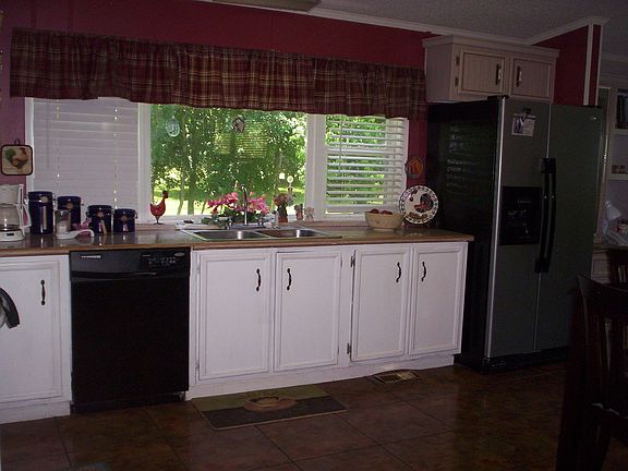 3rd image of 15102 Beaufort Dr