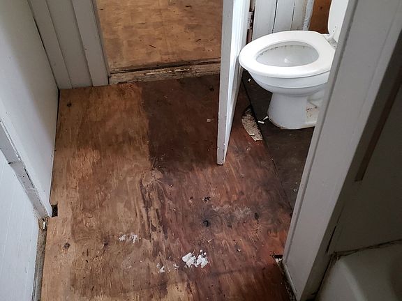 3rd image of 659 Paul St
