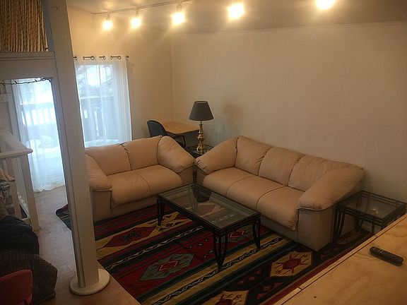 2nd Floor Living Rm