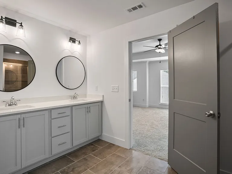 3411 Adler Trl — Photo 31