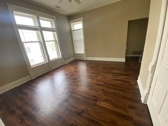 4th image of 215 E Walnut St APT D
