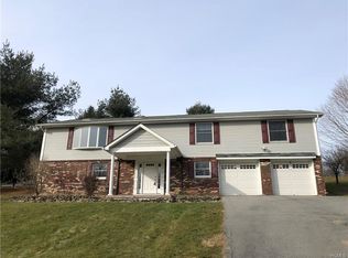 5 Mallon Ln, Campbell Hall, NY 10916