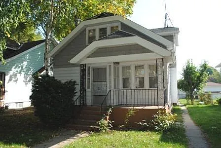 3034 N 48th St photo 1