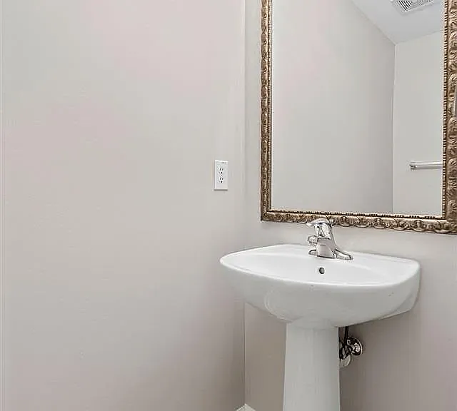 216 Harbor Haven Dr — Photo 11