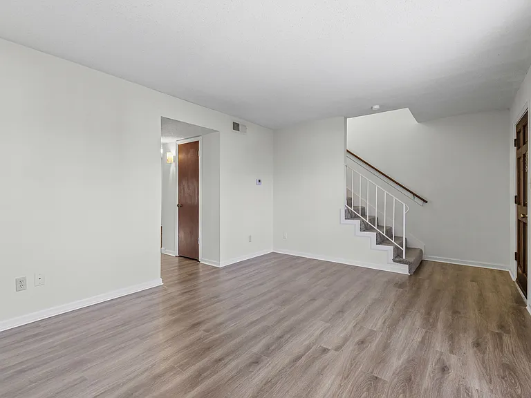 Fairfax Manor Townhomes — Photo 13