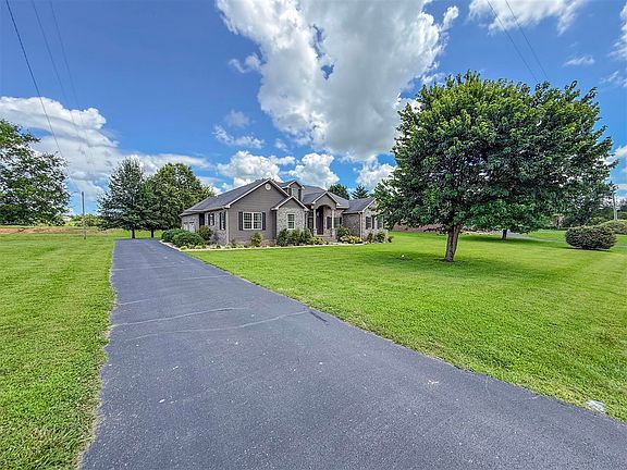 3rd image of 48 Oakwind Rd