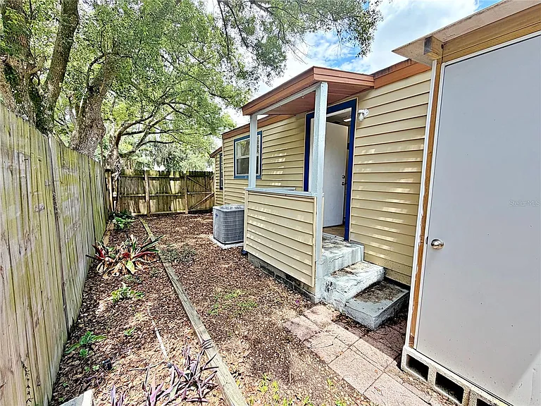 2400 Shannon Rd — Photo 10