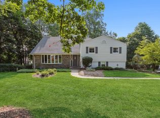35 Grand Blvd, Emerson, NJ 07630