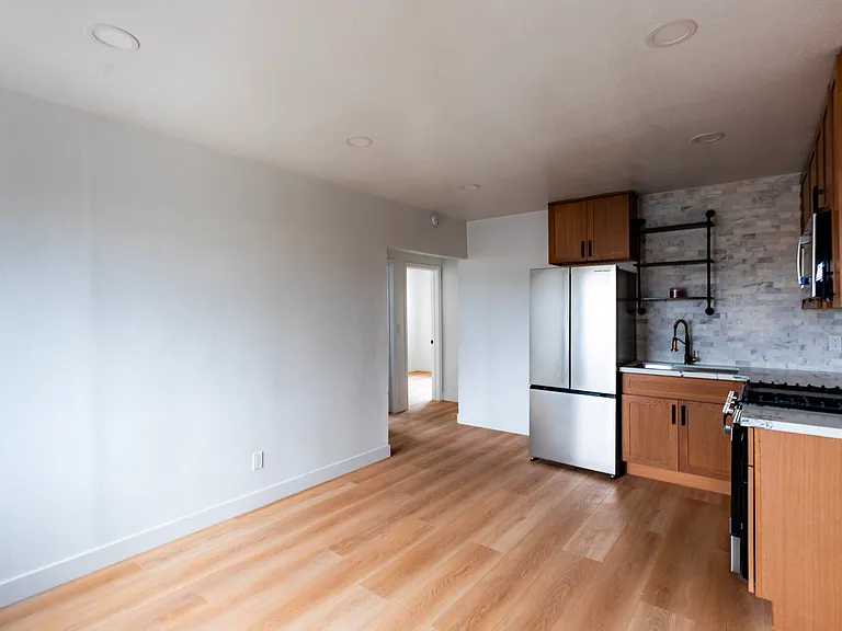 780 E Walton St #A — Photo 3