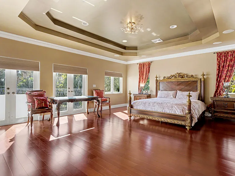 860 E Park Dr — Photo 9