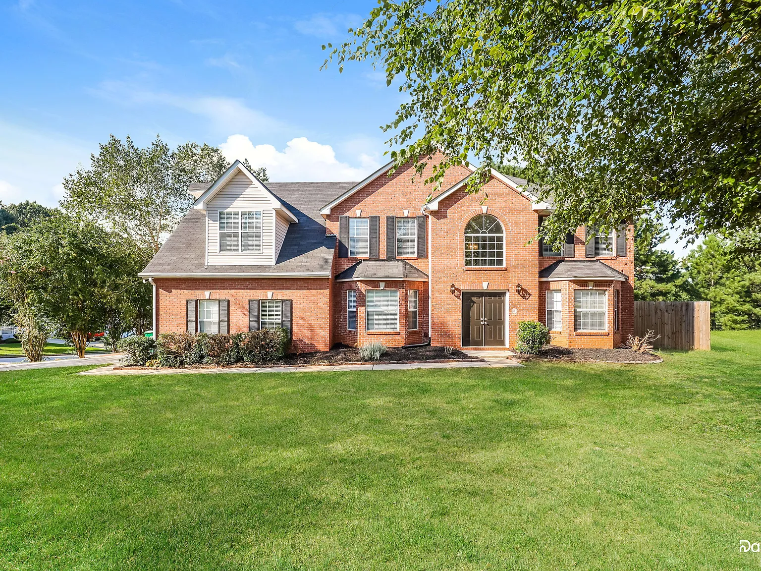 5 bed, 3.0 bath, 2962 sqft, $2,770 — Photo 1