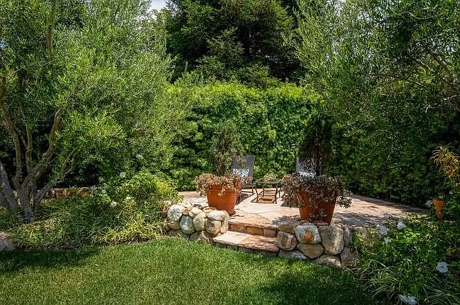 4357 Cuna Dr — Photo 17