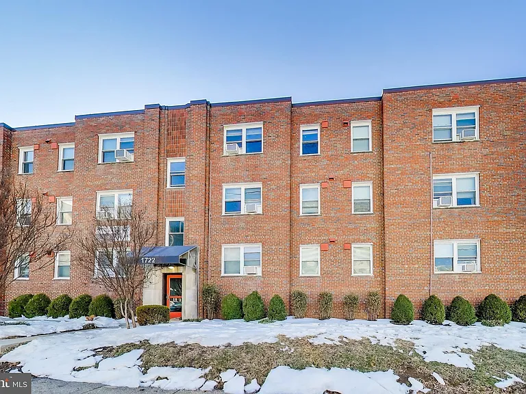 1726 N Quinn St #208 — Photo 16
