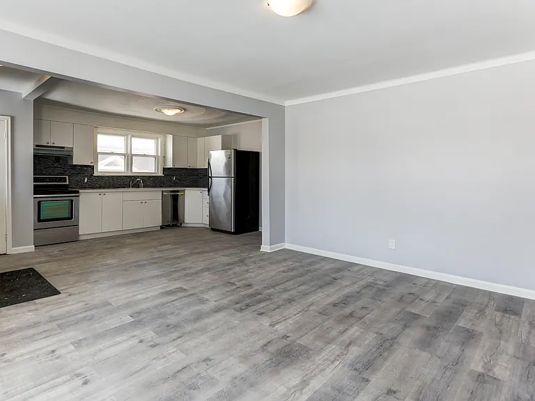 427 Woodcrest Ave #MAIN FLOOR — Photo 5