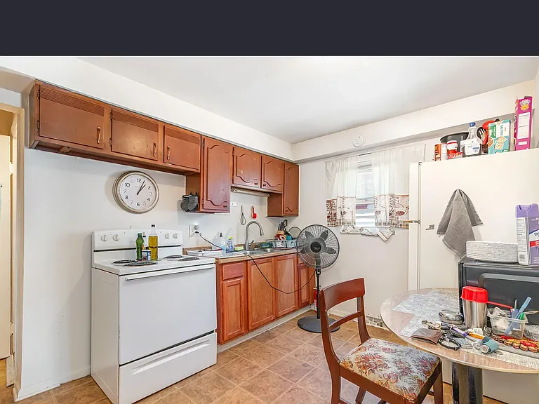 714 W 35th St #1 — Photo 3