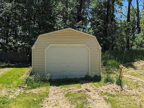 3rd image of 1607 Holtz Rd