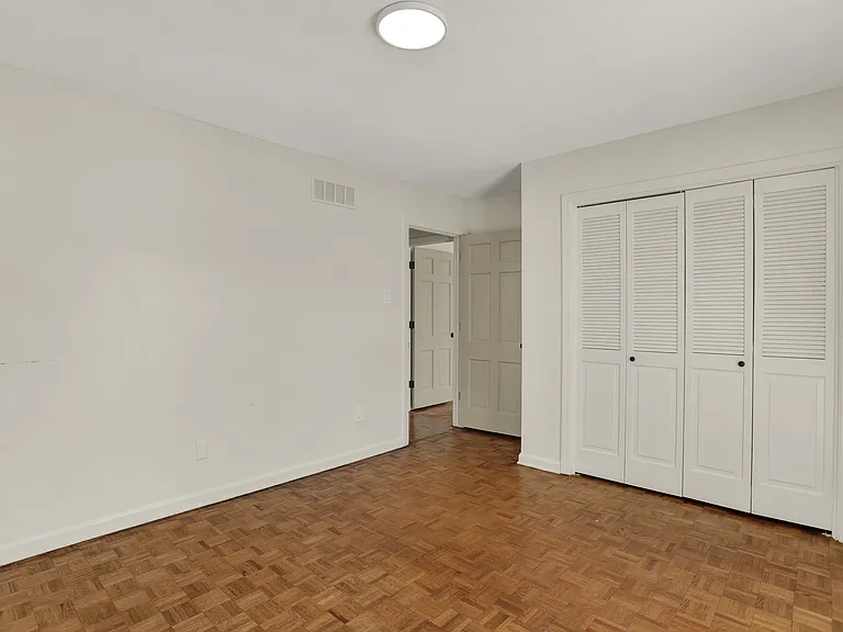 7126 Kings Castle Cv — Photo 23